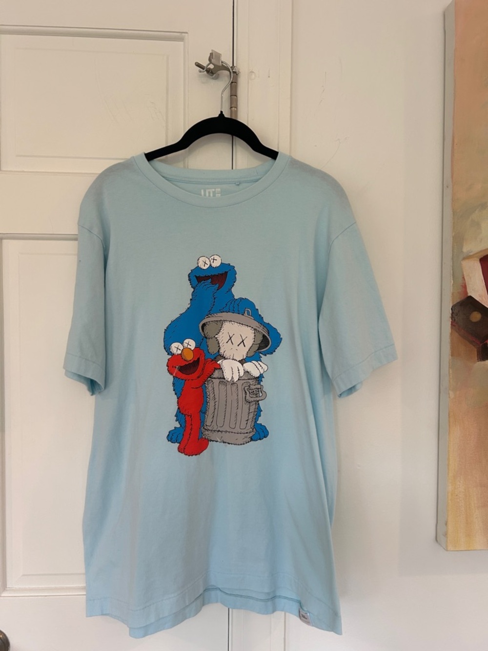 Men’s Uniqlo x KAWS Seaame Street Light Blue Sesame Street Graphic Tee Large